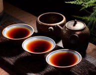 普洱生茶是當(dāng)年的好還是陳年的好？